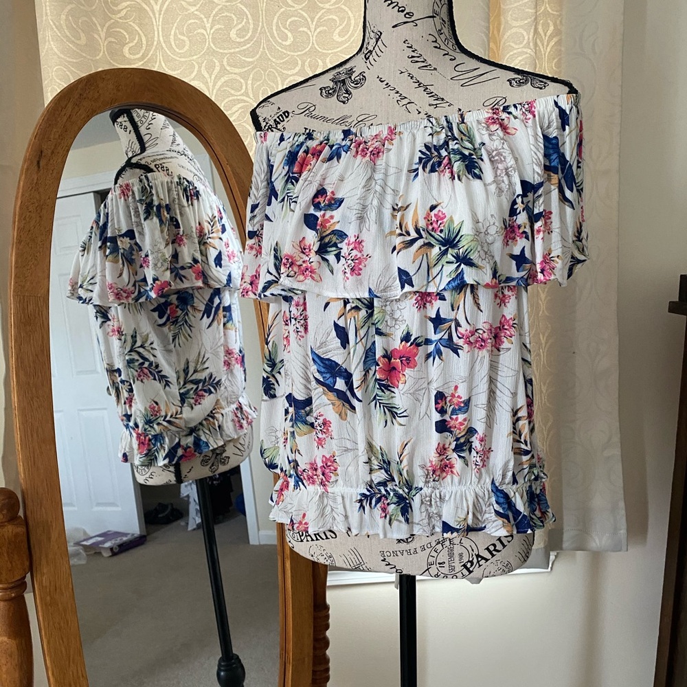 American Eagle Ruffle Top